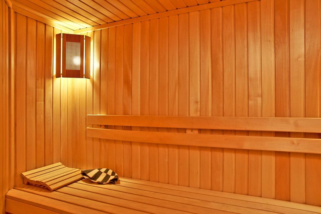 Big Jacuzzi , Sauna , Khreshchatyk Apartments Kyiv Exterior foto